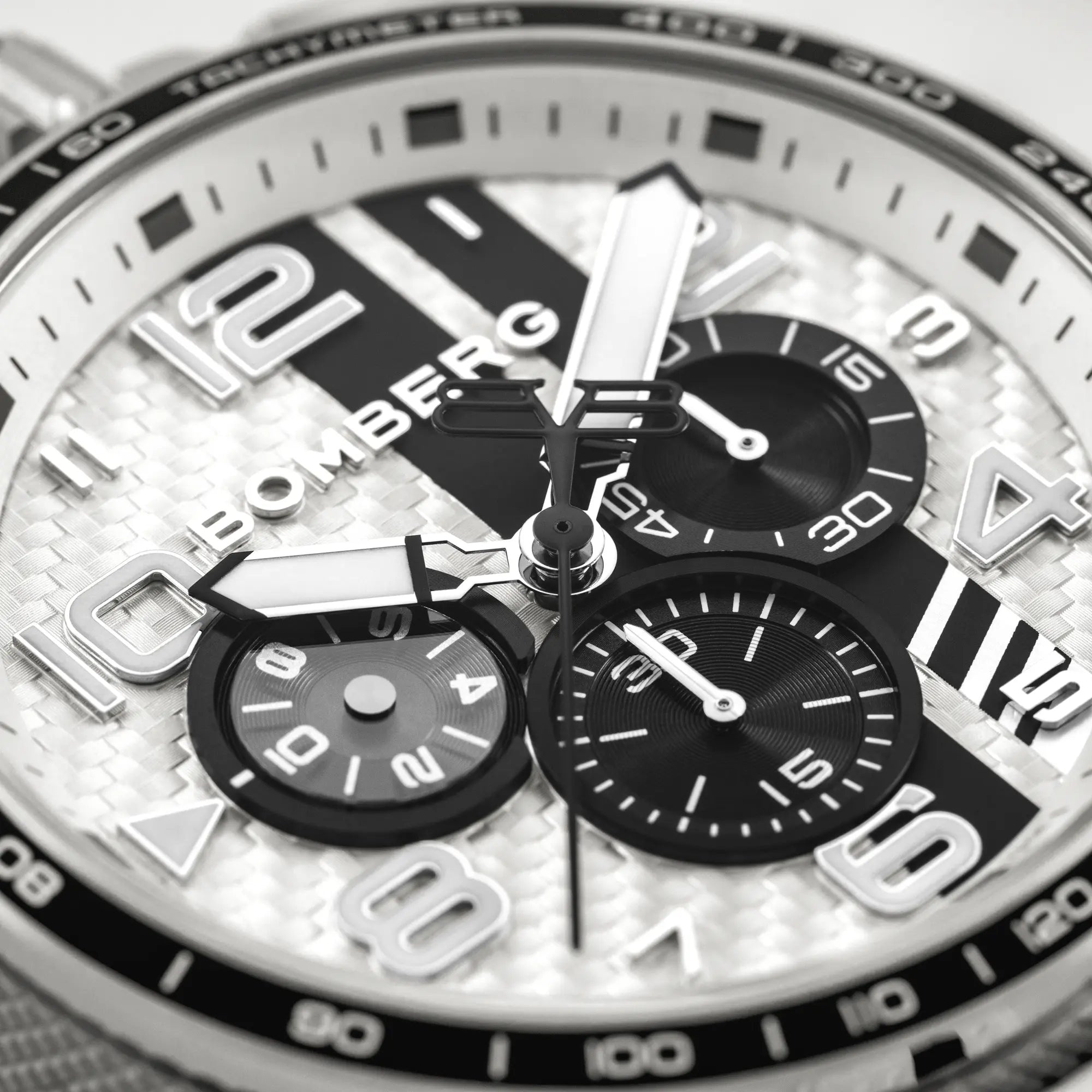 Bomberg  Мужские швейцарские часы, кварцевый механизм, сталь, 45мм