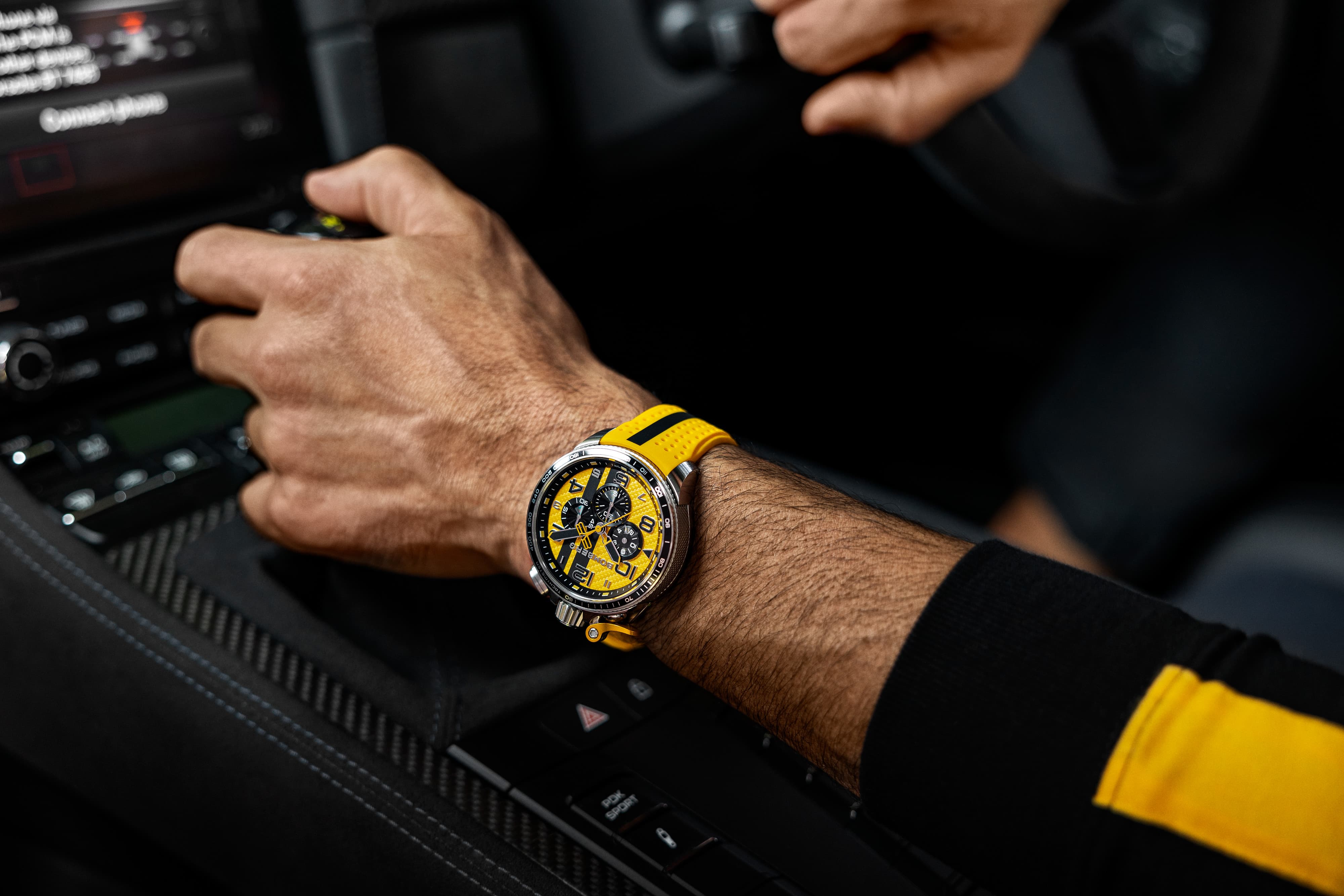 Bomberg  Мужские швейцарские часы, кварцевый механизм, сталь, 45мм
