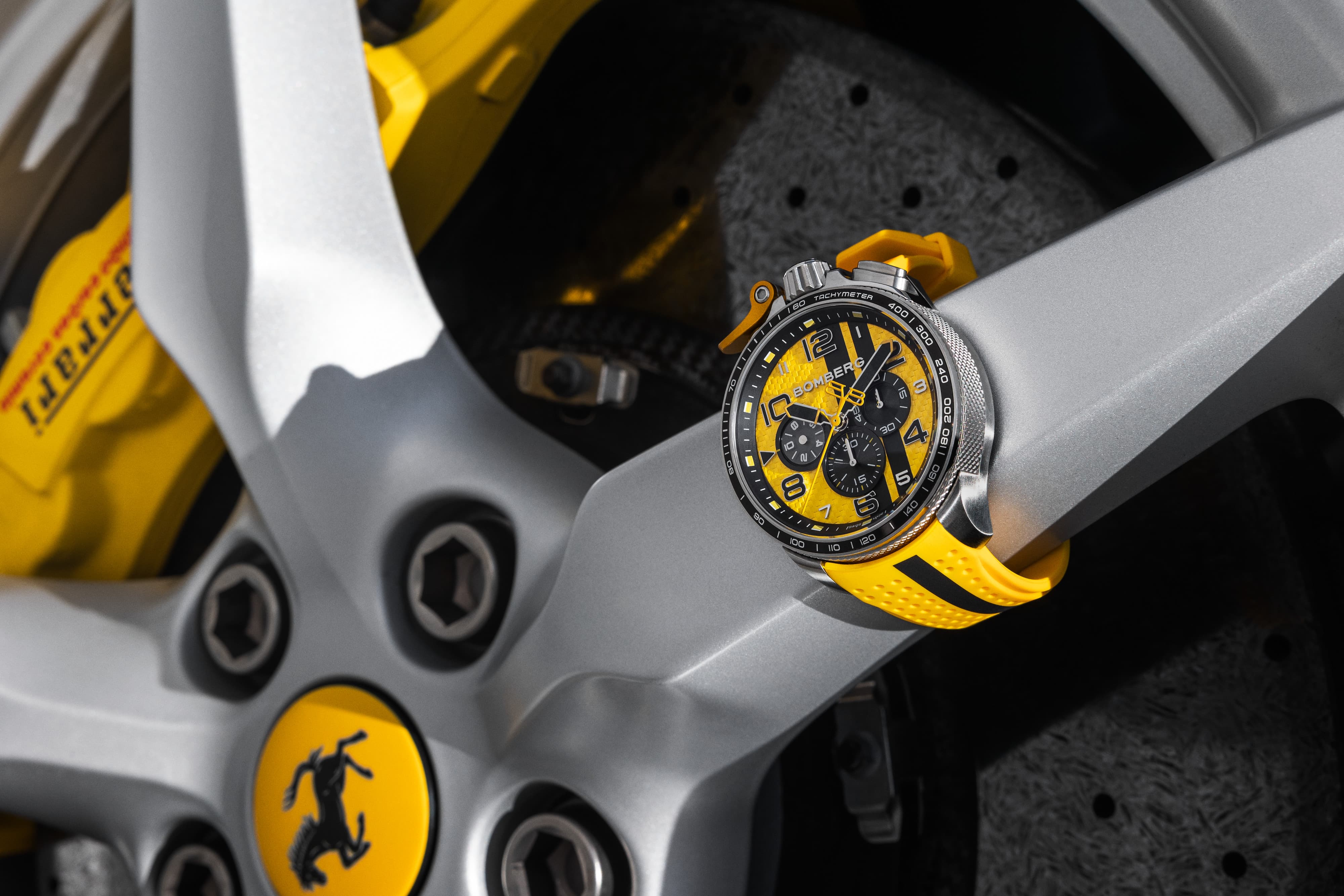 Bomberg  Мужские швейцарские часы, кварцевый механизм, сталь, 45мм