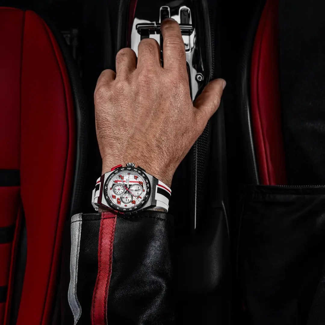 Bomberg  Мужские швейцарские часы, кварцевый механизм, сталь, 42мм