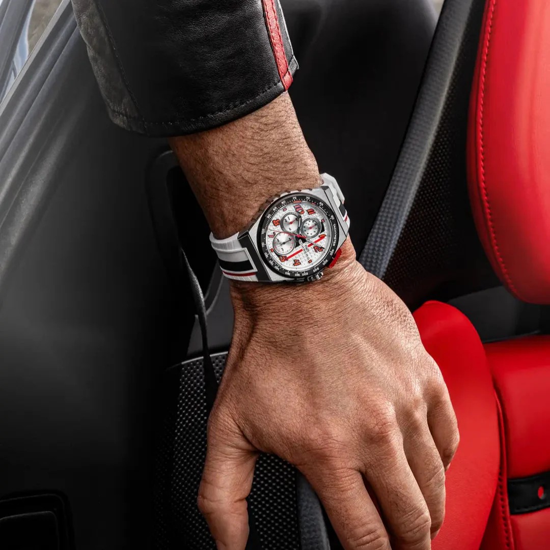 Bomberg  Мужские швейцарские часы, кварцевый механизм, сталь, 42мм