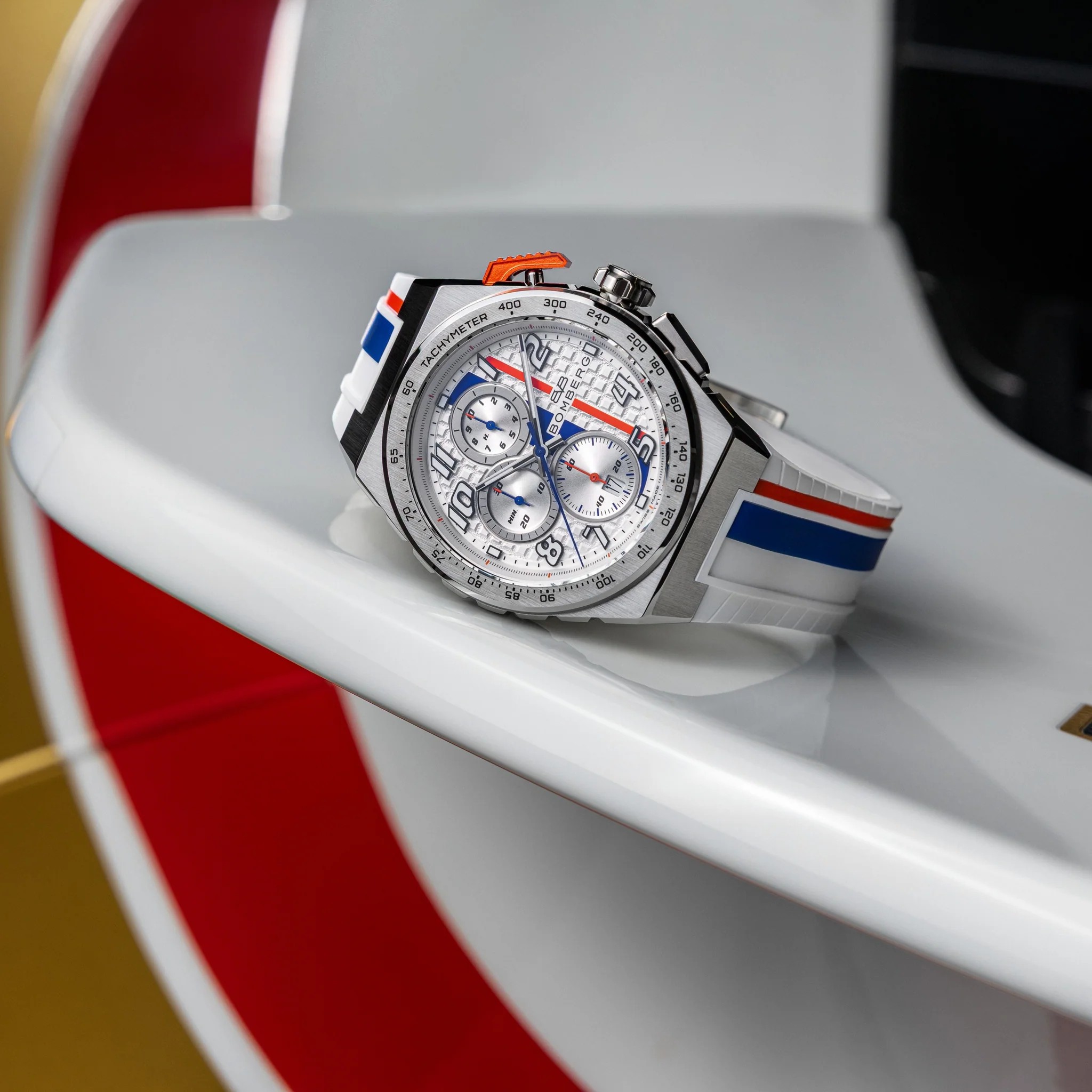 Bomberg  Мужские швейцарские часы, кварцевый механизм, сталь, 42мм