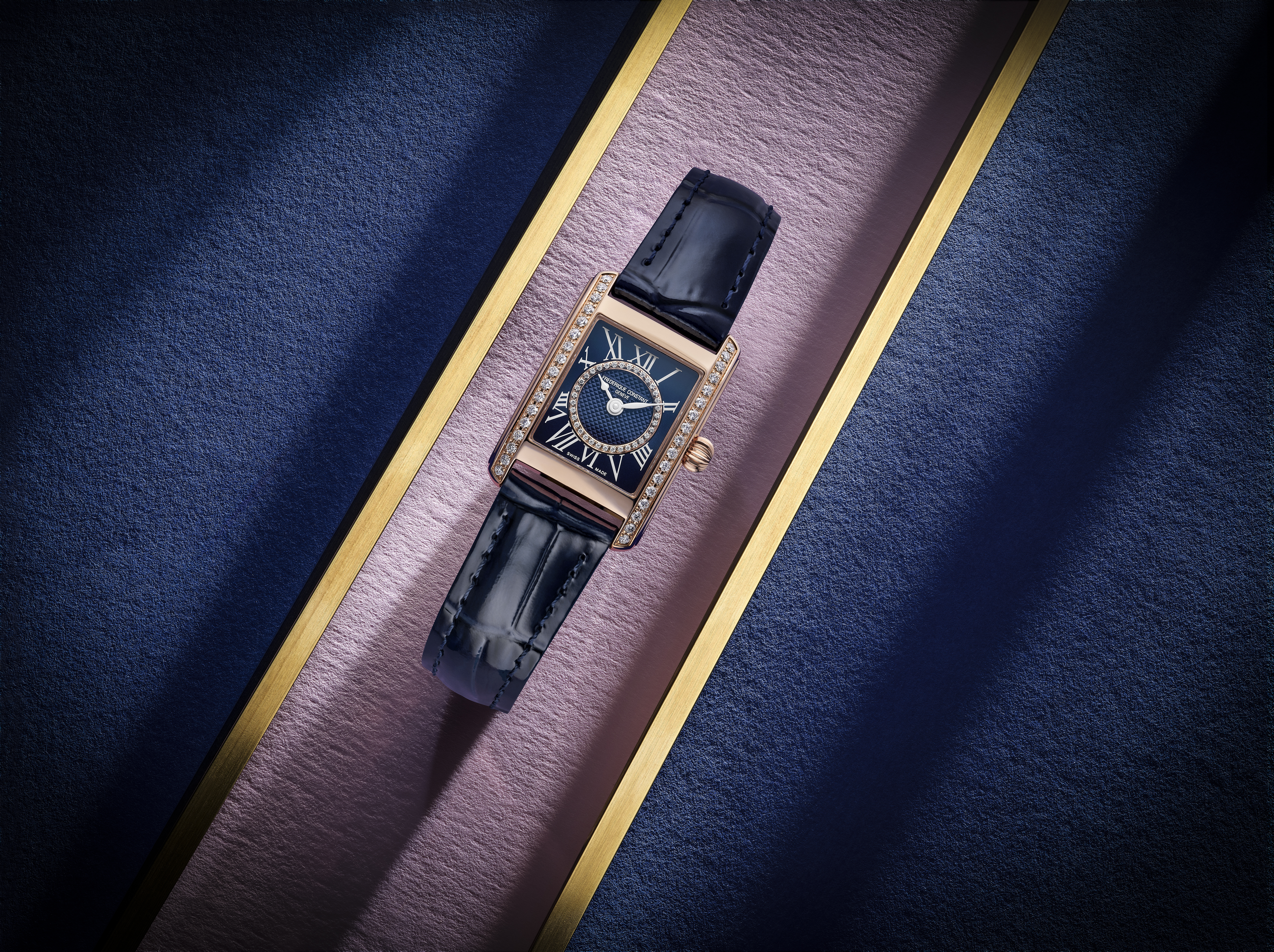 FREDERIQUE CONSTANT  Женские швейцарские часы, кварцевый механизм, сталь с покрытием, 23х21 мм