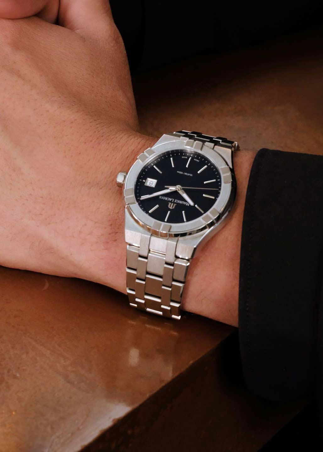 MAURICE LACROIX AIKON QUARTZ  швейцарские часы, кварцевый механизм, сталь, 40 мм
