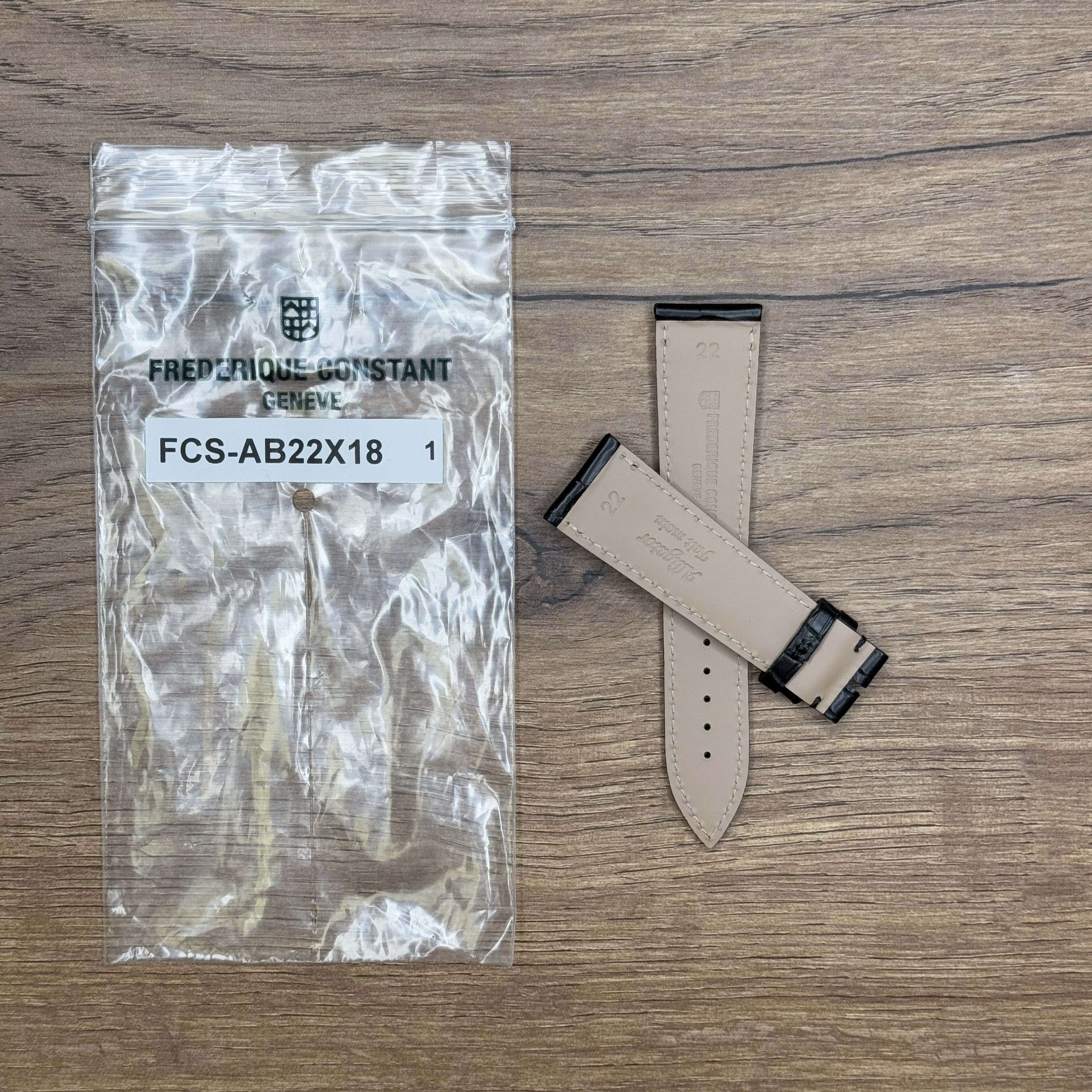 Ремешок для часов Frederique Constant из кожи американского аллигатора, коричневый Кожаные ремешки - стильные, надёжные и долговечные, способные составить достойную пару часам со стальным корпусом или часам из титана. Аксессуары из кожи не рекомендуется использовать в воде. У нас присутствуют только высококачественные материалы и оригинальный товар от производителя.