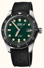 Ремешок для часов Oris без застежки, каучук, черный, для часов Oris Divers Sixty-Five Подходит для часов Oris Divers Sixty-Five 7720   Каучуковые ремешки идеально подходят для активного образа жизни. Они легче и теплее металлических браслетов, а ощущаются на руке как вторая кожа. Большое преимущество каучука в том, что он не боится воды. 
У нас присутствуют только высококачественные материалы и оригинальный товар от производителя. 
