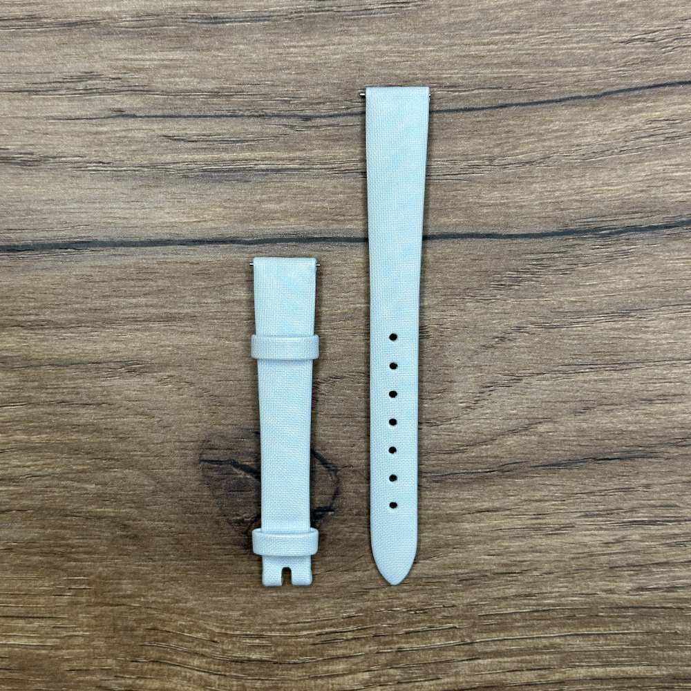 Ремешок Maurice Lacroix из кожи теленка, голубой,13 mm  Кожаные ремешки - стильные, надёжные и долговечные, способные составить достойную пару часам со стальным корпусом или часам из титана. Аксессуары из кожи не рекомендуется использовать в воде. 
У нас присутствуют только высококачественные материалы и оригинальный товар от производителя.

