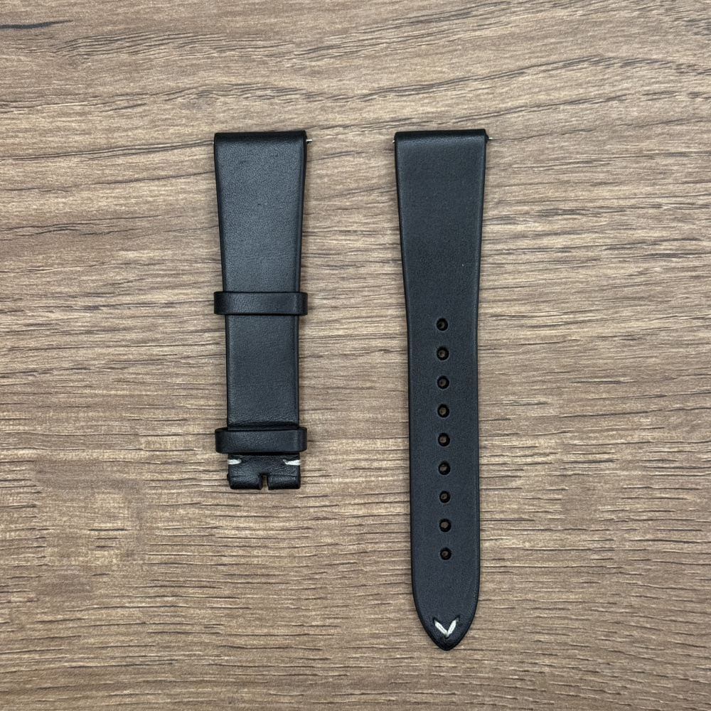 Ремешок для часов Oris из натуральной кожи, черный, без застежки Кожаные ремешки - стильные, надёжные и долговечные, способные составить достойную пару часам со стальным корпусом или часам из титана. Аксессуары из кожи не рекомендуется использовать в воде. У нас присутствуют только высококачественные материалы и оригинальный товар от производителя