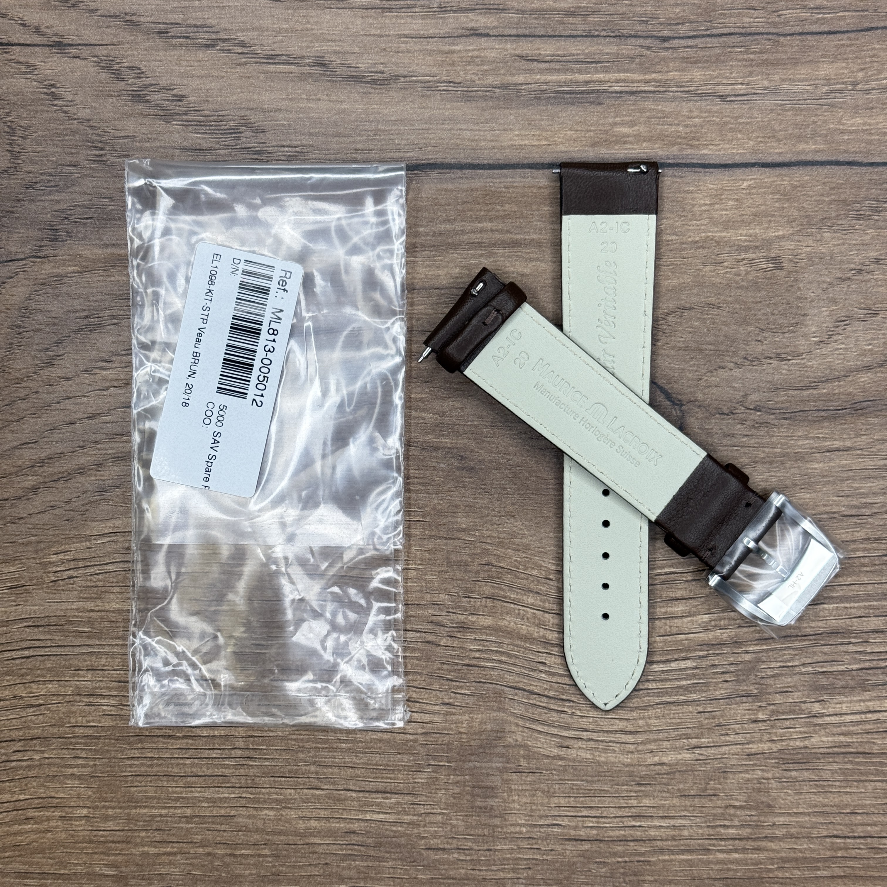 ML813-005012-Ремешок из кожи теленка с пряжкой,коричневый, 20/18мм Кожаные ремешки - стильные, надёжные и долговечные, способные составить достойную пару часам со стальным корпусом или часам из титана. Аксессуары из кожи не рекомендуется использовать в воде. У нас присутствуют только высококачественные материалы и оригинальный товар от производителя